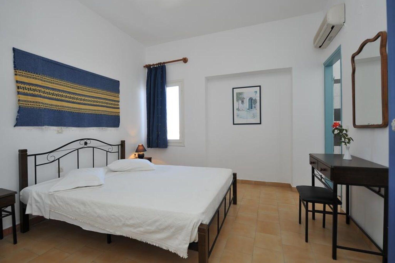 Eri Hotel Парікія Екстер'єр фото
