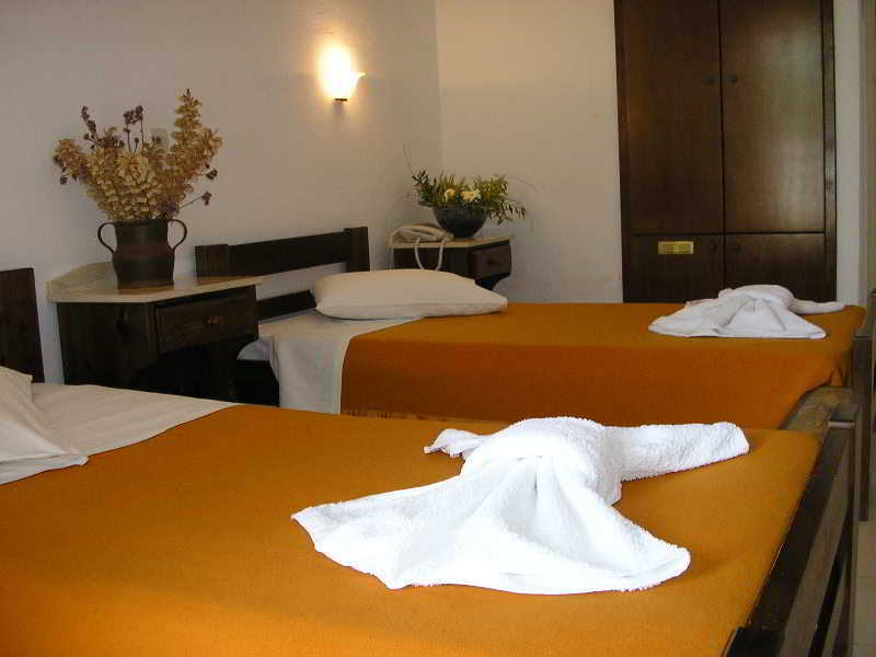 Eri Hotel Парікія Екстер'єр фото